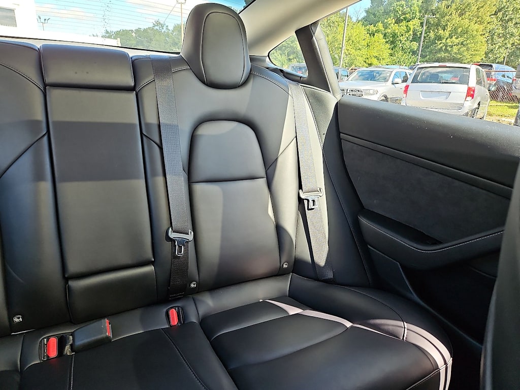 Thumbnail: 2023 Tesla Model 3 - 16