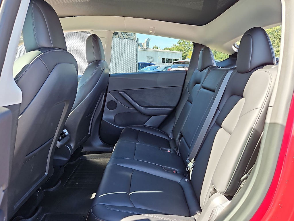 Thumbnail: 2022 Tesla Model Y - 31