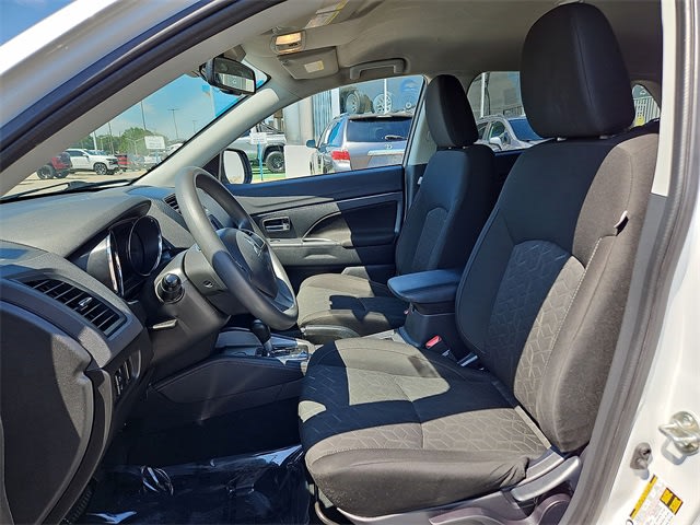 Thumbnail: 2021 Mitsubishi Outlander Sport - 10