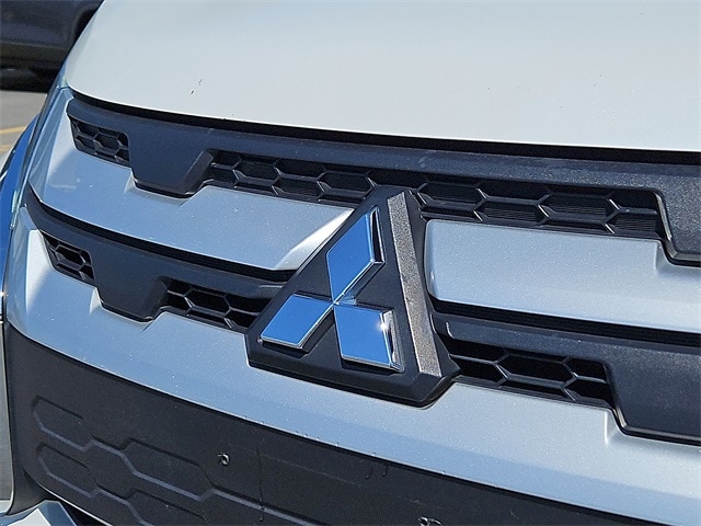 Thumbnail: 2021 Mitsubishi Outlander Sport - 6