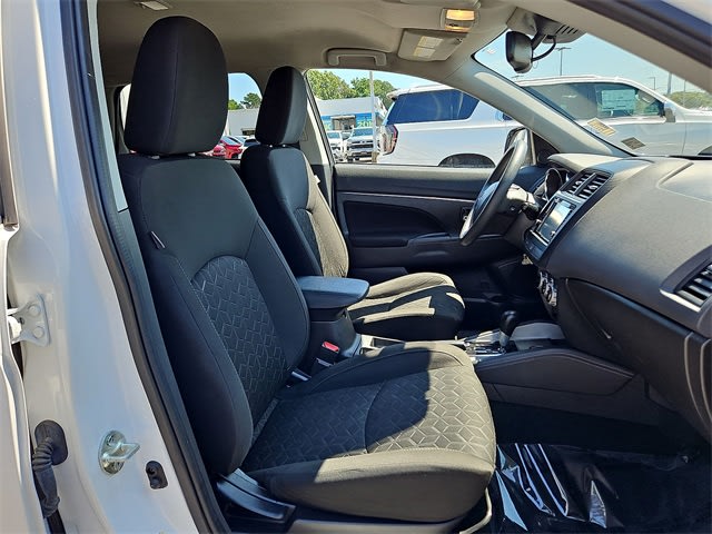 Thumbnail: 2021 Mitsubishi Outlander Sport - 11