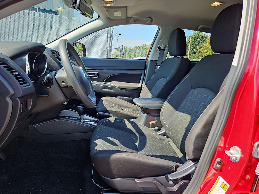 Thumbnail: 2025 Mitsubishi Outlander Sport - 9