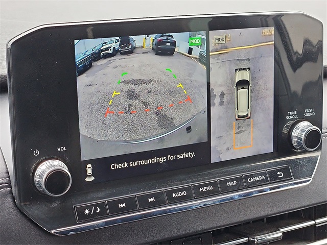 Thumbnail: 2023 Mitsubishi Outlander - 29