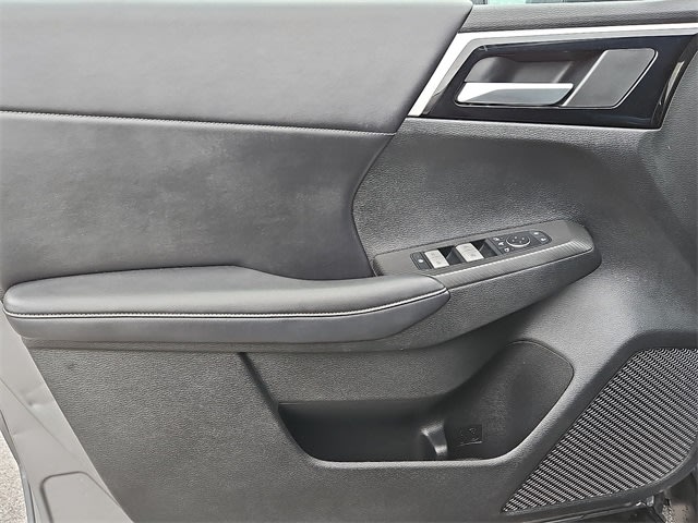 Thumbnail: 2023 Mitsubishi Outlander - 34