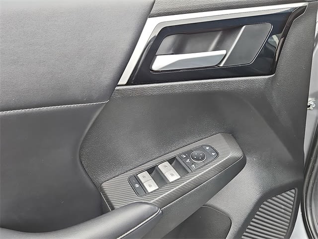 Thumbnail: 2023 Mitsubishi Outlander - 35