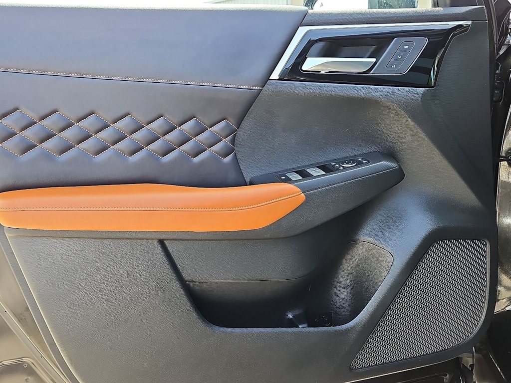 Thumbnail: 2023 Mitsubishi Outlander - 35