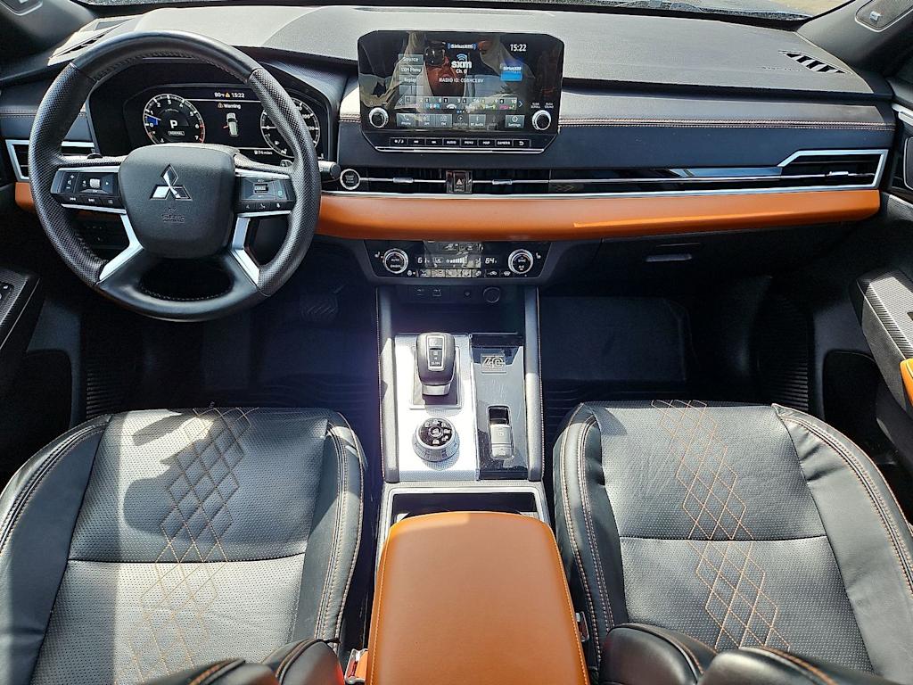Thumbnail: 2023 Mitsubishi Outlander - 8