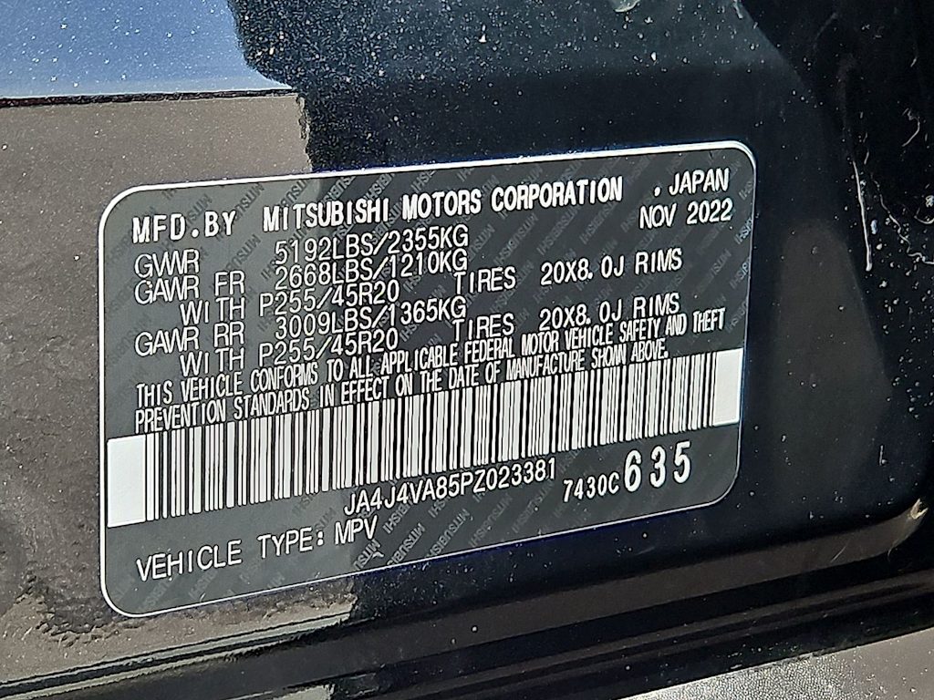 Thumbnail: 2023 Mitsubishi Outlander - 18
