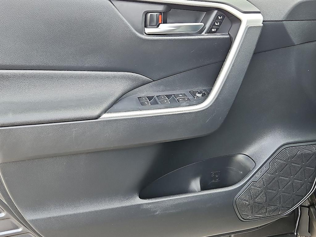 Thumbnail: 2019 Toyota RAV4 - 34