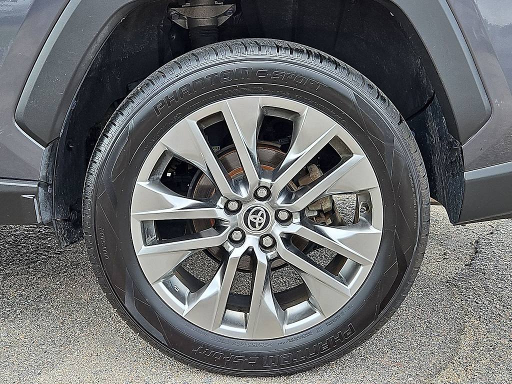 Thumbnail: 2019 Toyota RAV4 - 6