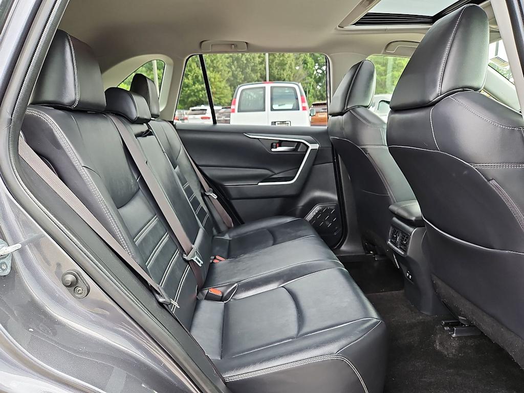 Thumbnail: 2019 Toyota RAV4 - 37