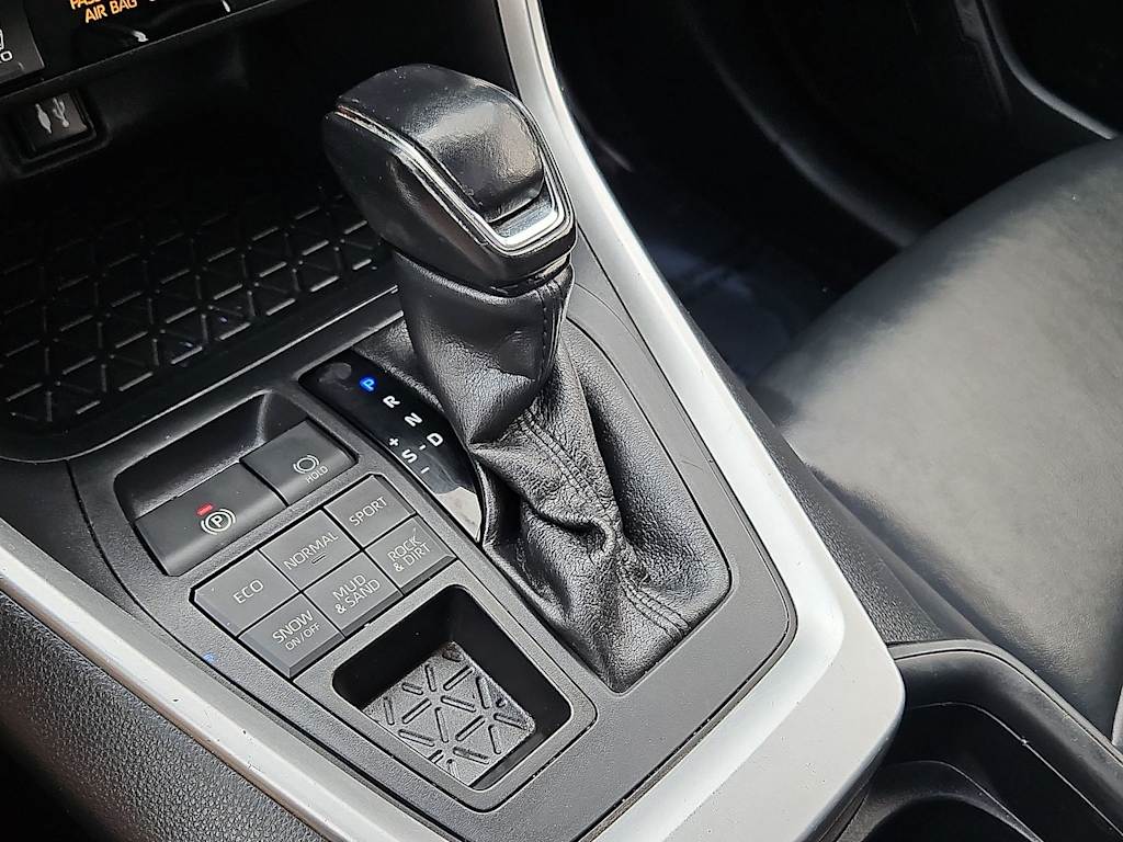 Thumbnail: 2019 Toyota RAV4 - 15