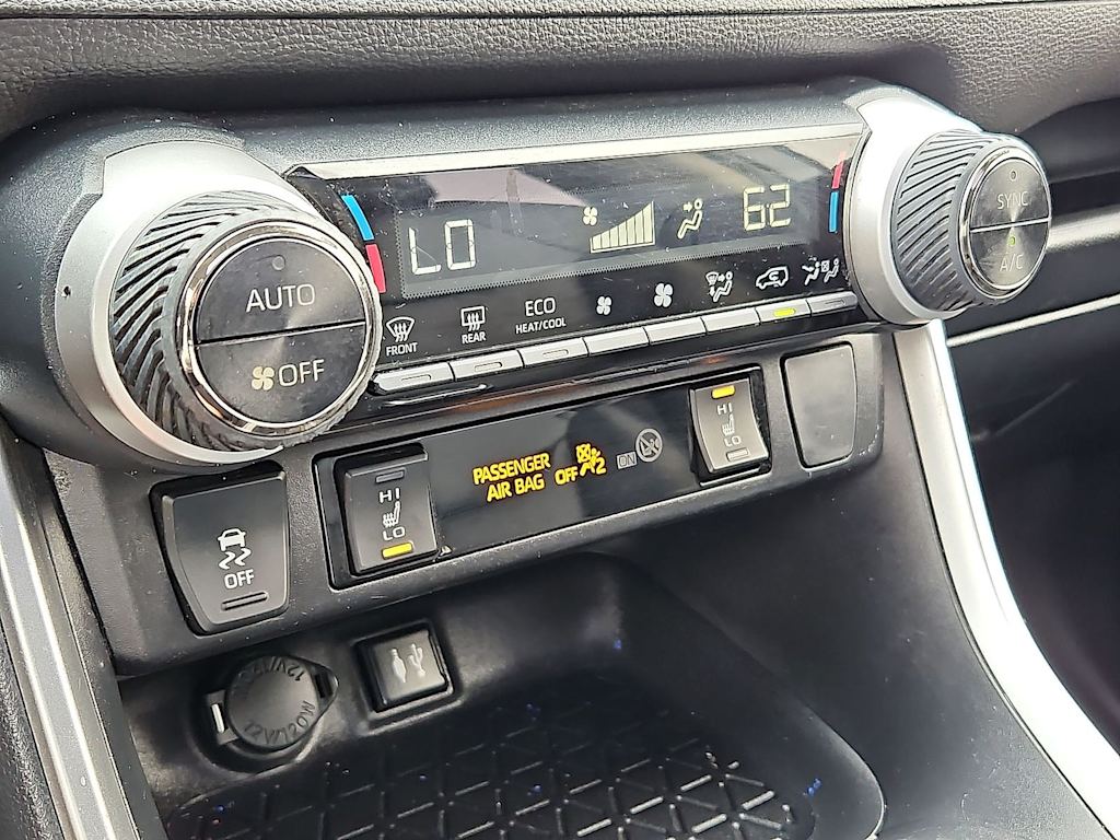 Thumbnail: 2019 Toyota RAV4 - 30