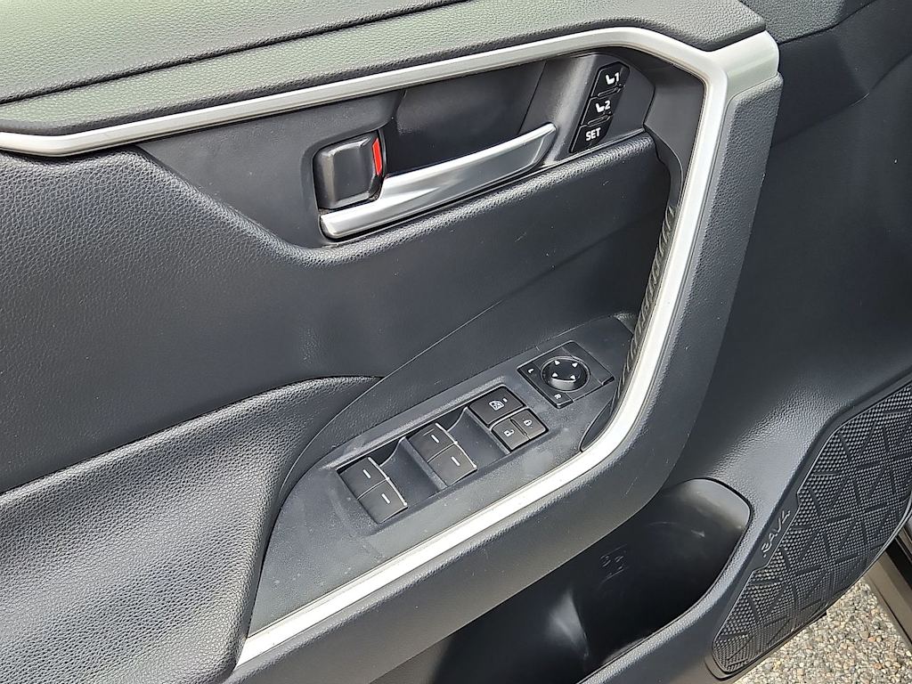 Thumbnail: 2019 Toyota RAV4 - 35