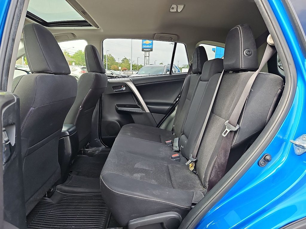 Thumbnail: 2018 Toyota RAV4 - 34