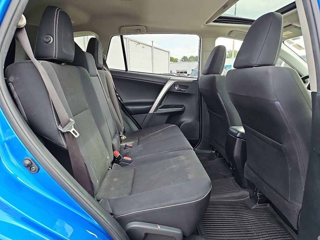 Thumbnail: 2018 Toyota RAV4 - 35