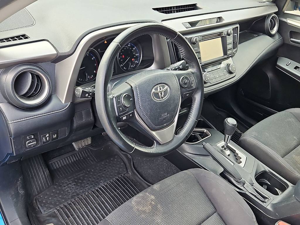 Thumbnail: 2018 Toyota RAV4 - 12