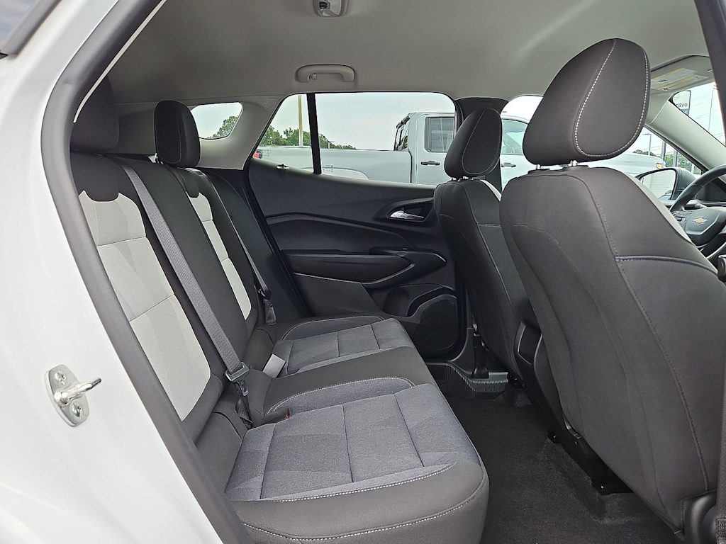 Thumbnail: 2025 Chevrolet Trax - 34