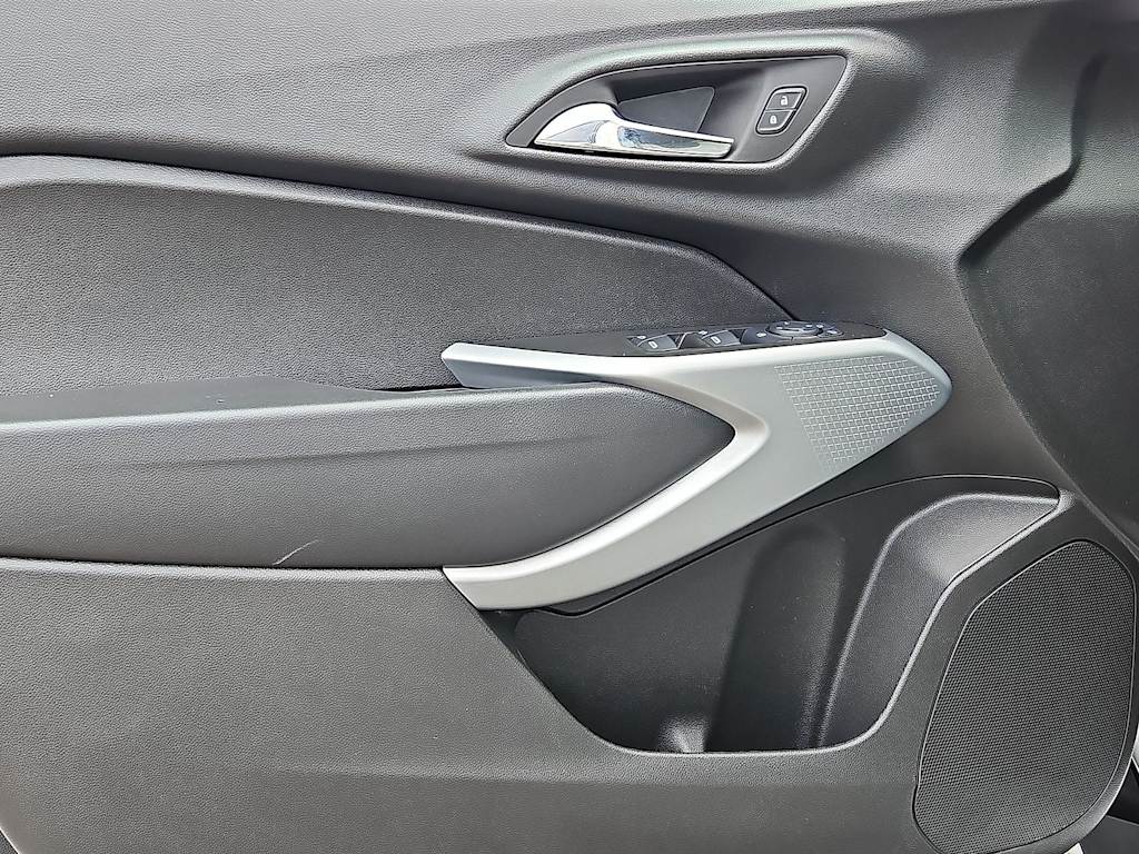 Thumbnail: 2025 Chevrolet Trax - 31
