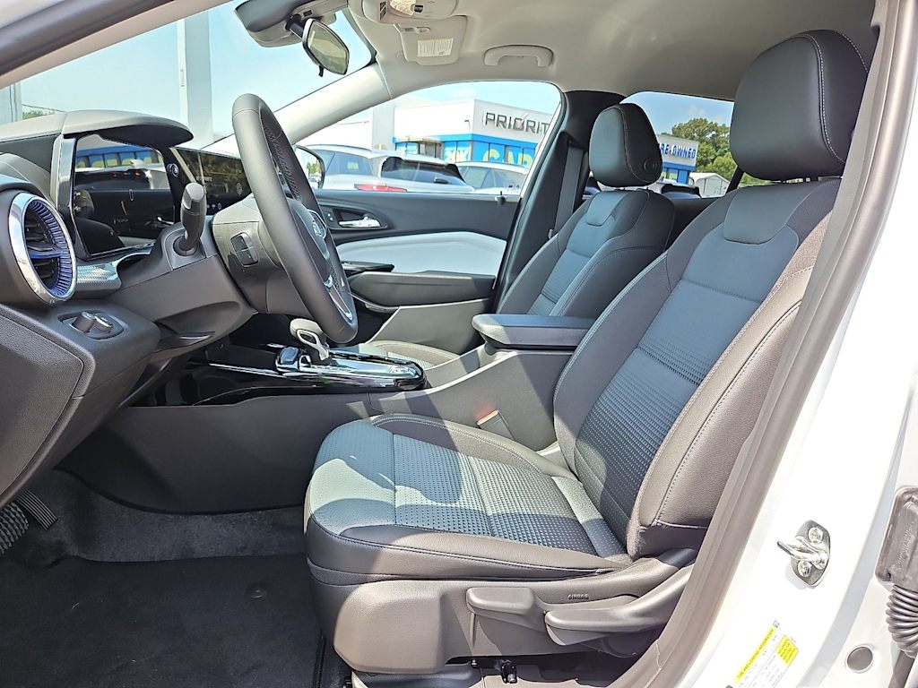 Thumbnail: 2026 Chevrolet Trax - 9