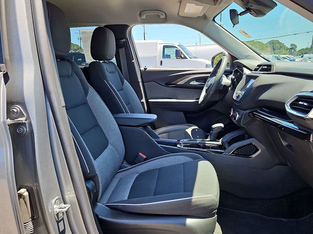 Thumbnail: 2023 Chevrolet TrailBlazer - 12