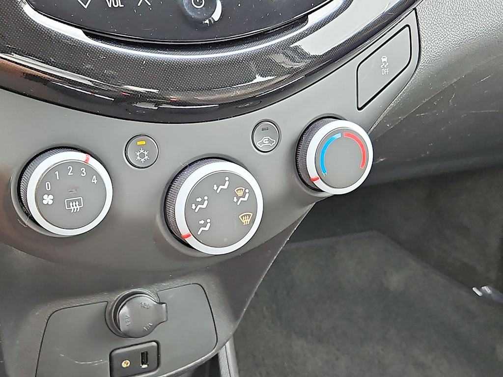Thumbnail: 2014 Chevrolet Spark - 27