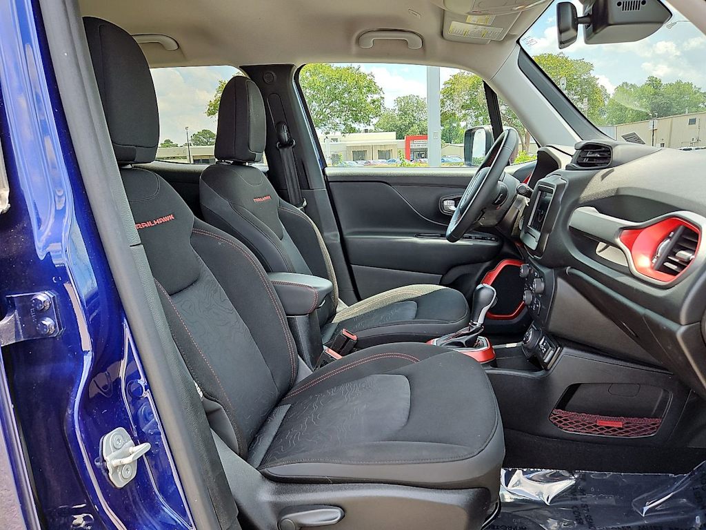 Thumbnail: 2020 Jeep Renegade - 10