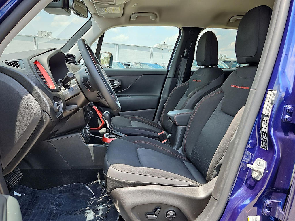 Thumbnail: 2020 Jeep Renegade - 9