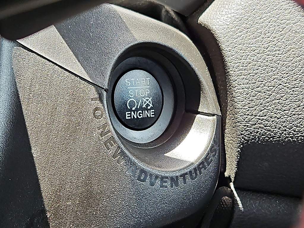 Thumbnail: 2020 Jeep Renegade - 29