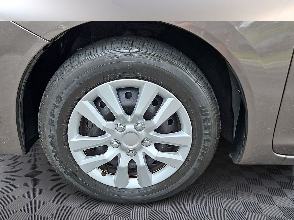 Thumbnail: 2013 Honda Civic - 8