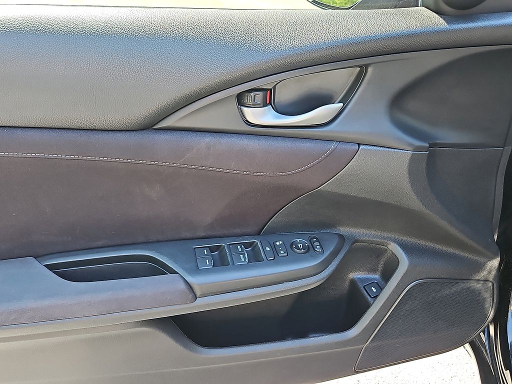 Thumbnail: 2019 Honda Insight - 21