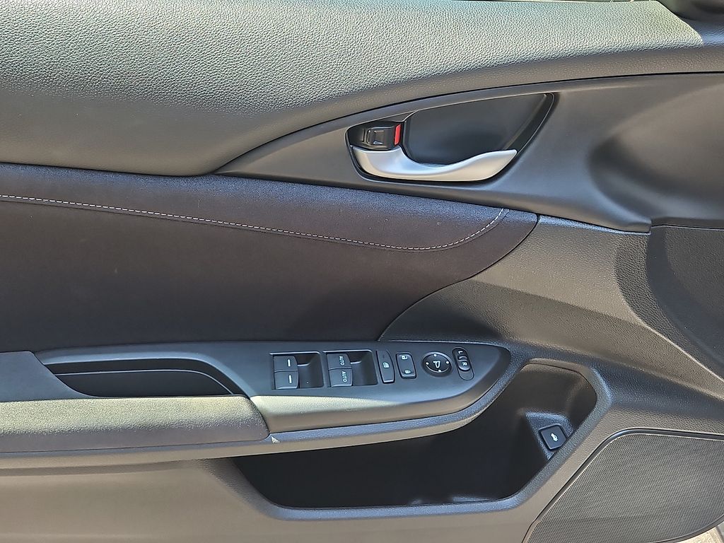 Thumbnail: 2019 Honda Insight - 21