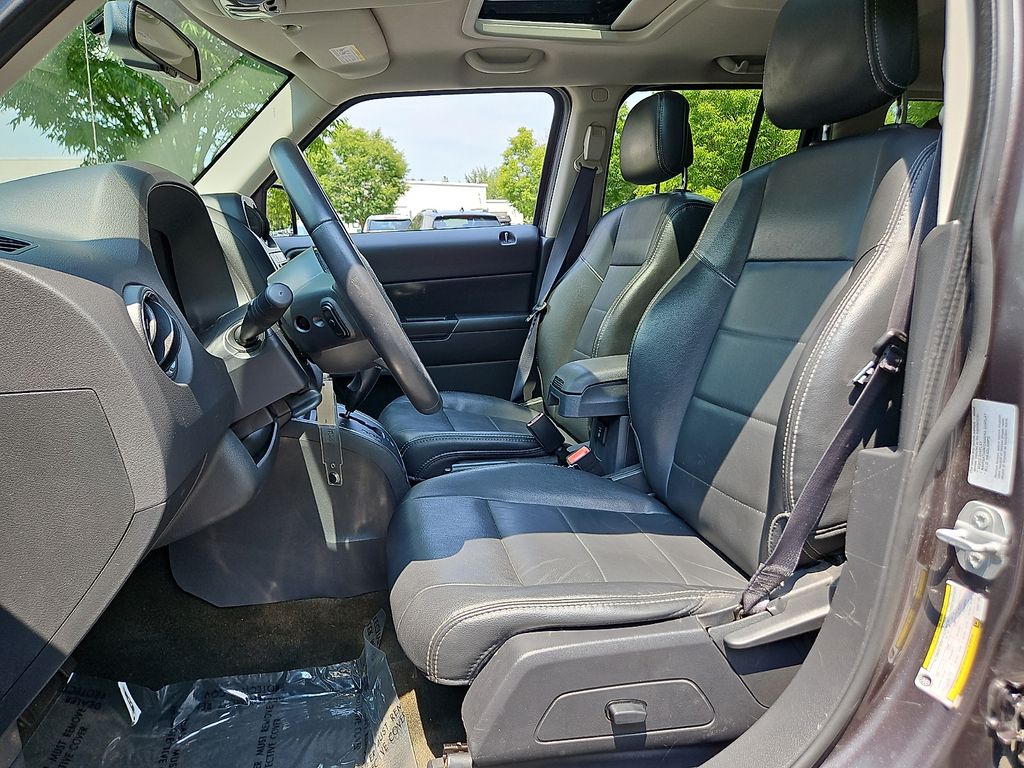 Thumbnail: 2016 Jeep Patriot - 11