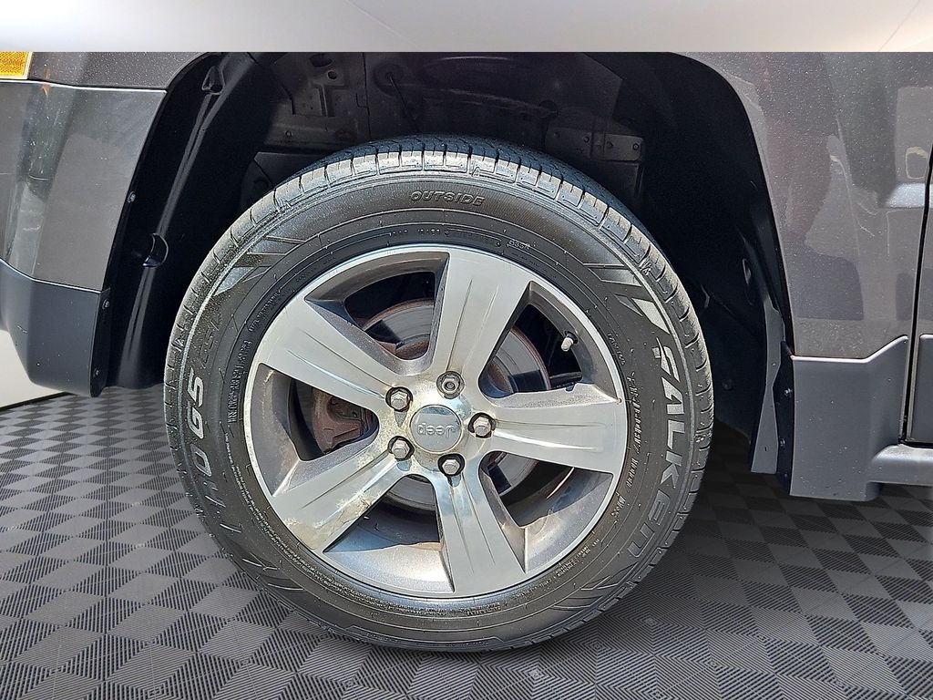 Thumbnail: 2016 Jeep Patriot - 8