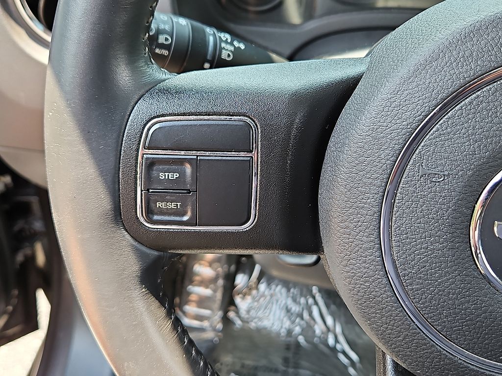 Thumbnail: 2016 Jeep Patriot - 23