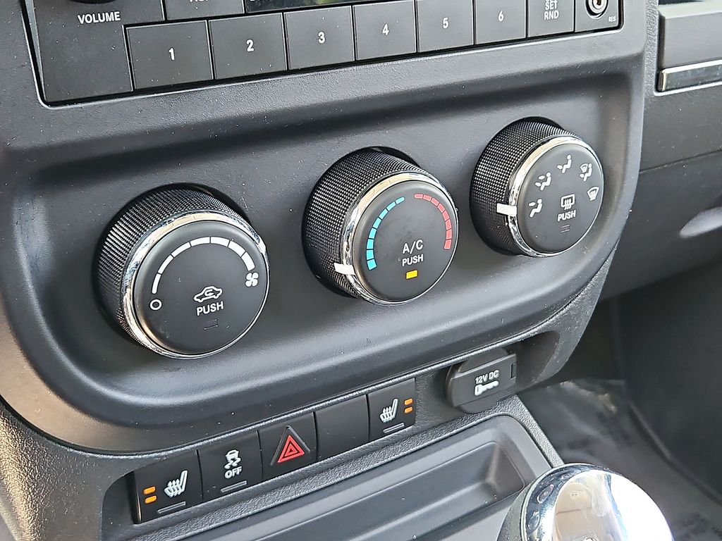 Thumbnail: 2016 Jeep Patriot - 22
