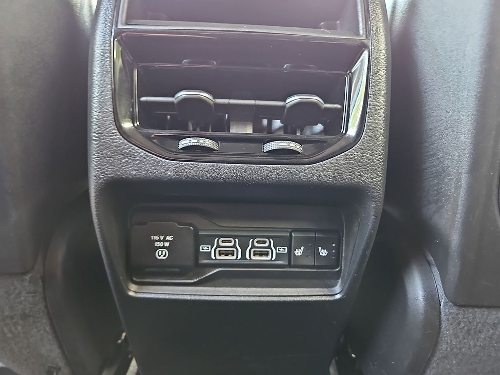 Thumbnail: 2023 Jeep Grand Cherokee - 17