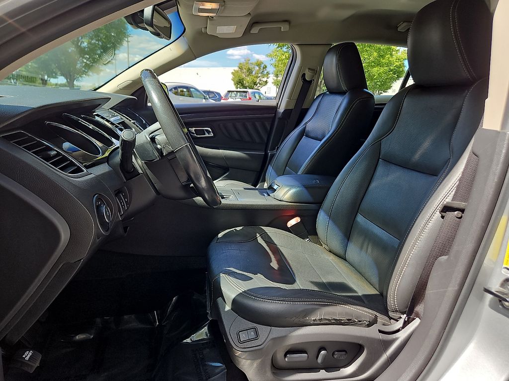 Thumbnail: 2010 Ford Taurus - 10
