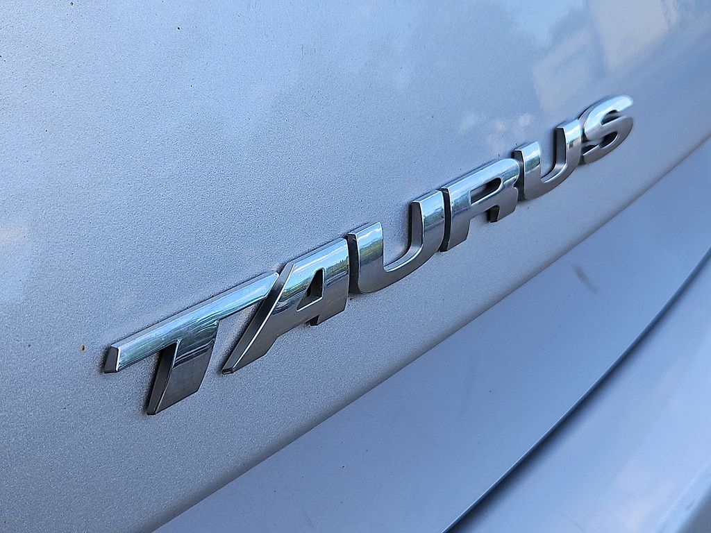 Thumbnail: 2010 Ford Taurus - 29