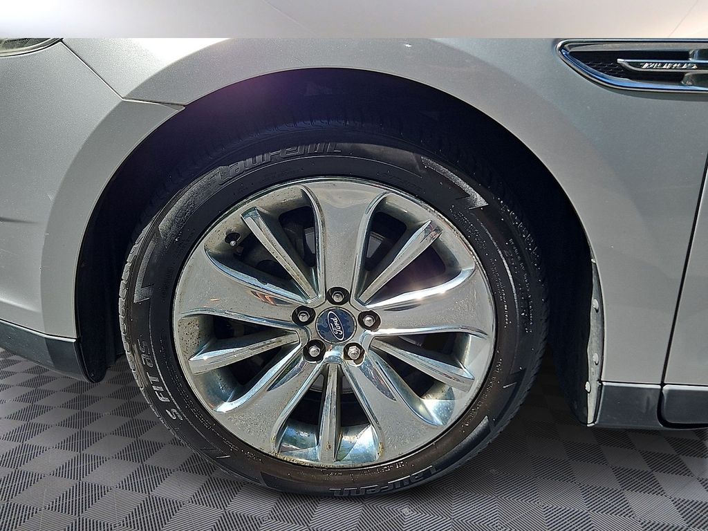 Thumbnail: 2010 Ford Taurus - 7