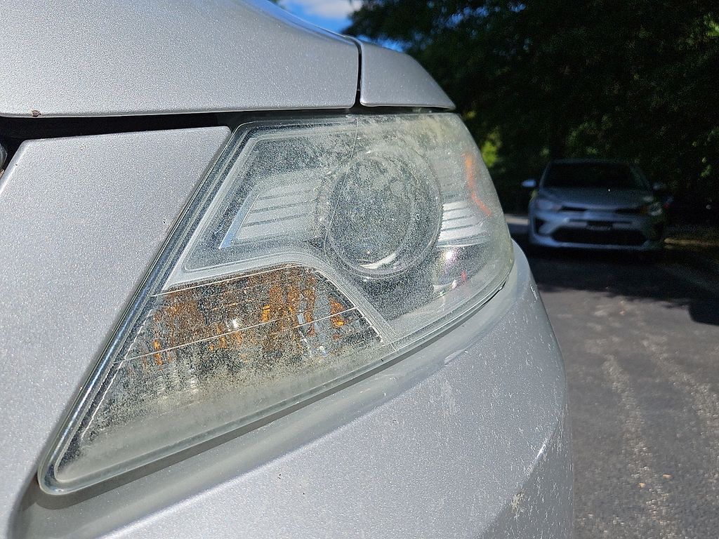 Thumbnail: 2010 Ford Taurus - 20