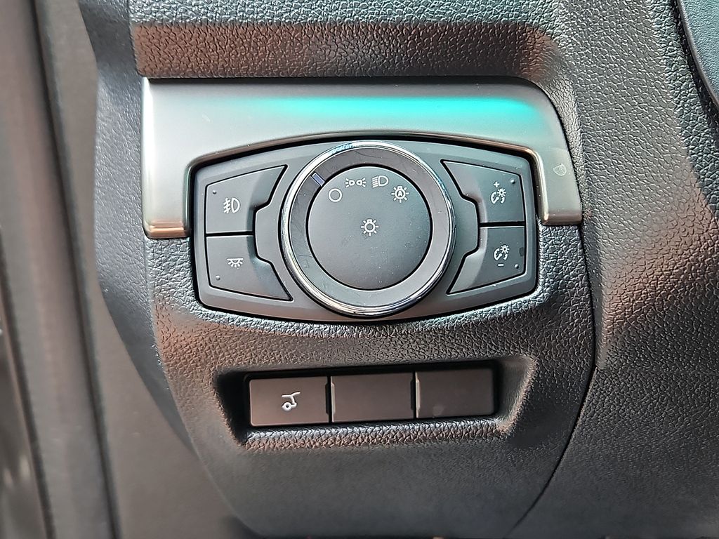 Thumbnail: 2019 Ford Explorer - 29
