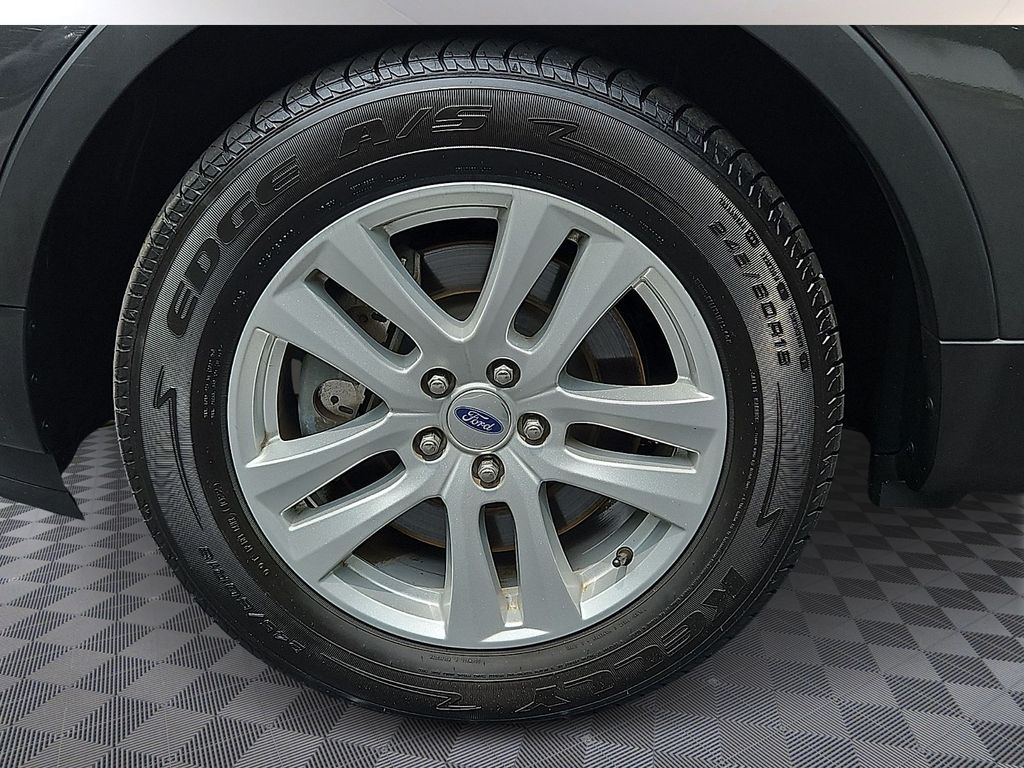 Thumbnail: 2019 Ford Explorer - 8