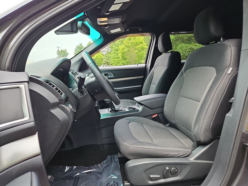 Thumbnail: 2019 Ford Explorer - 11