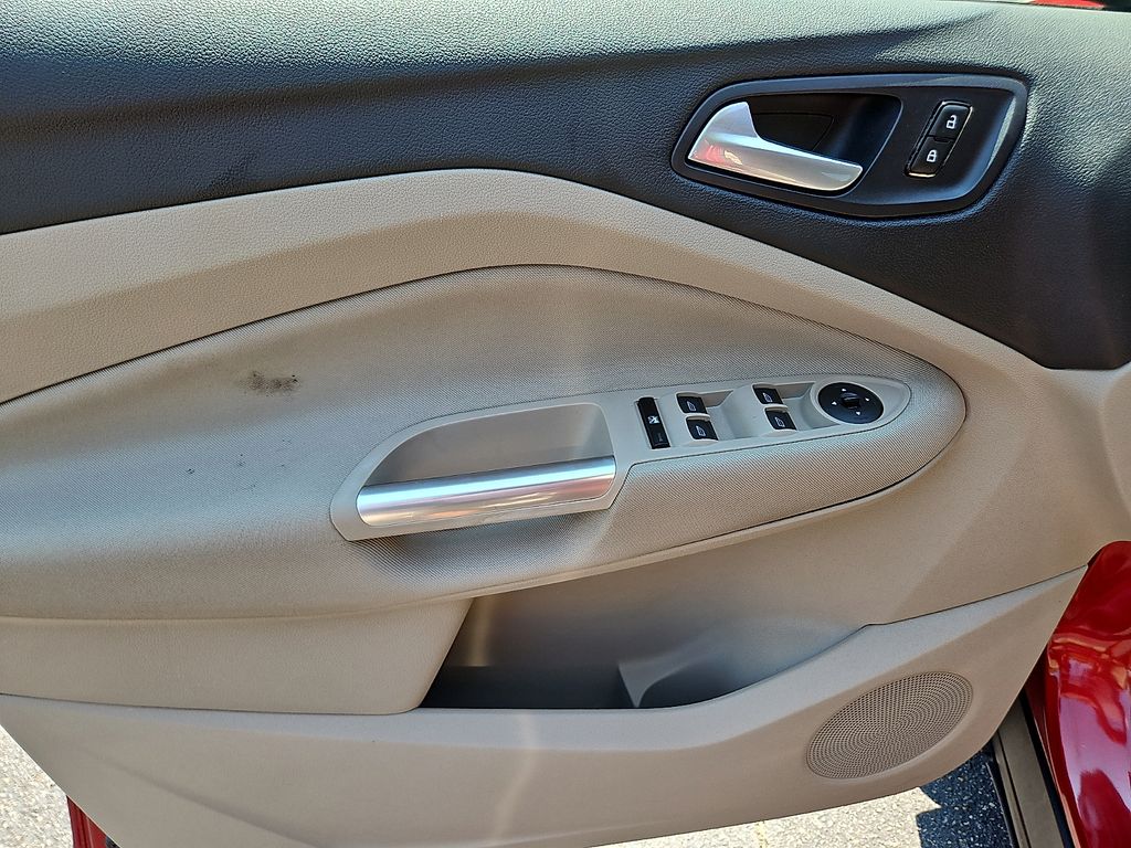 Thumbnail: 2013 Ford Escape - 22