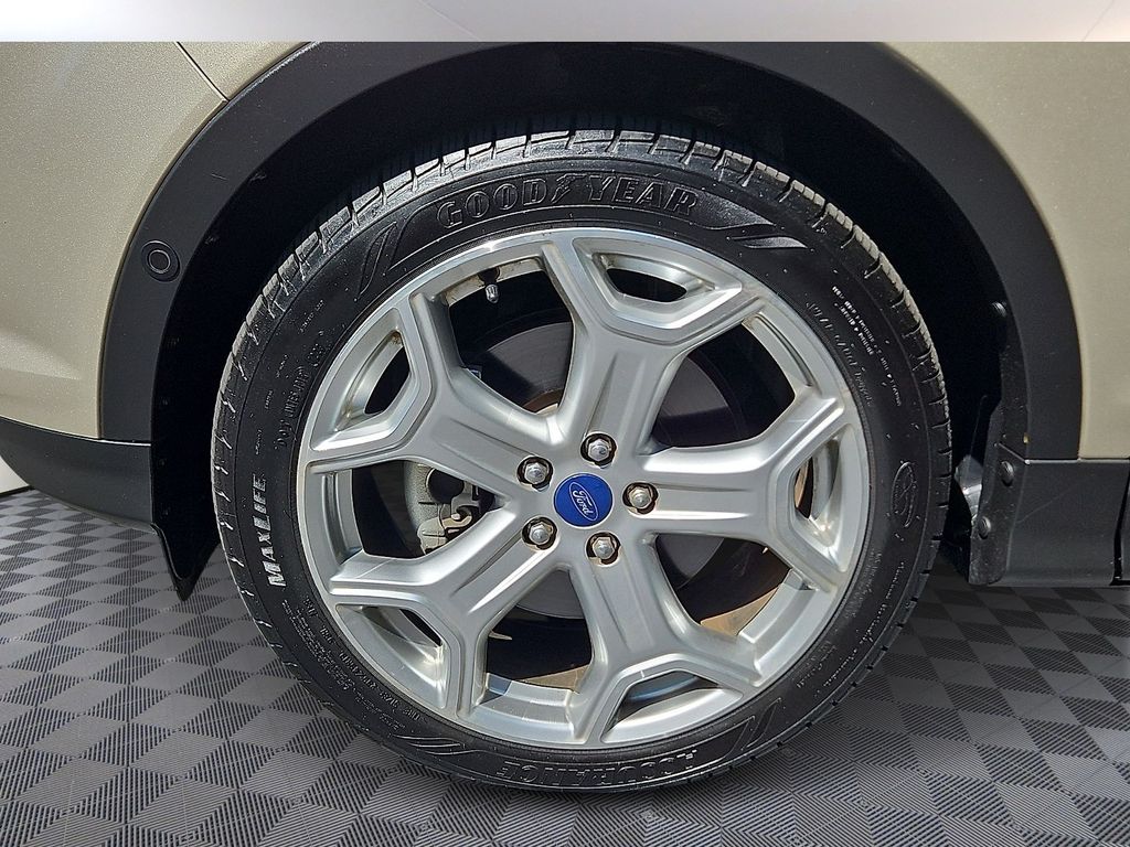 Thumbnail: 2017 Ford Escape - 8