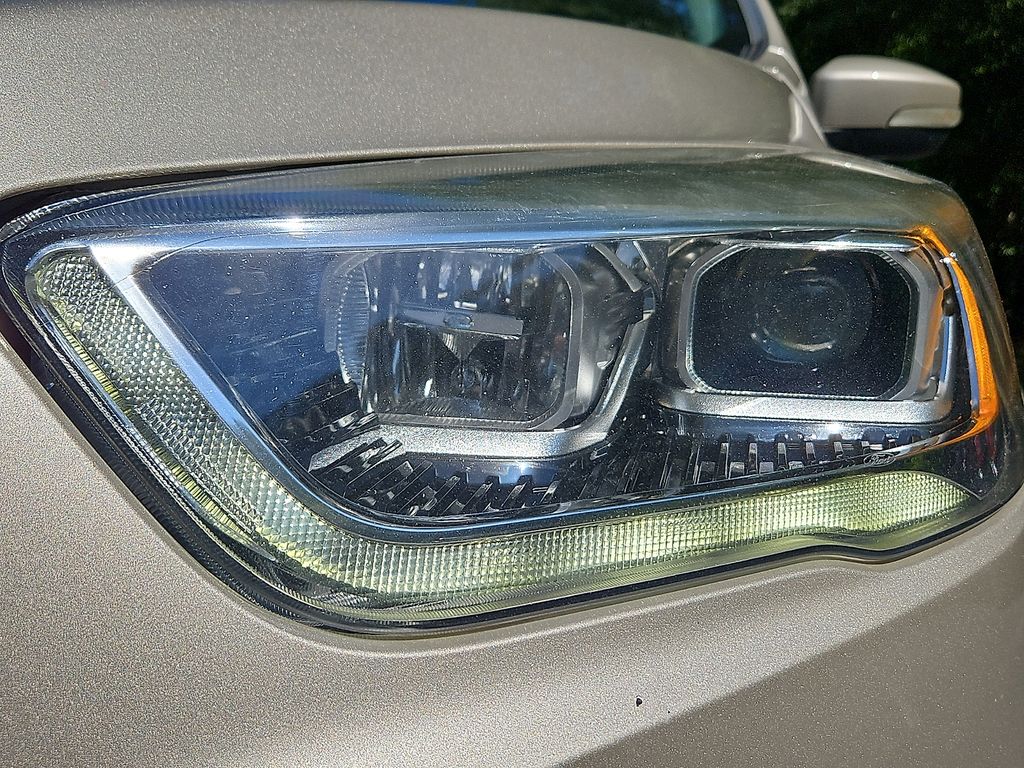 Thumbnail: 2017 Ford Escape - 20