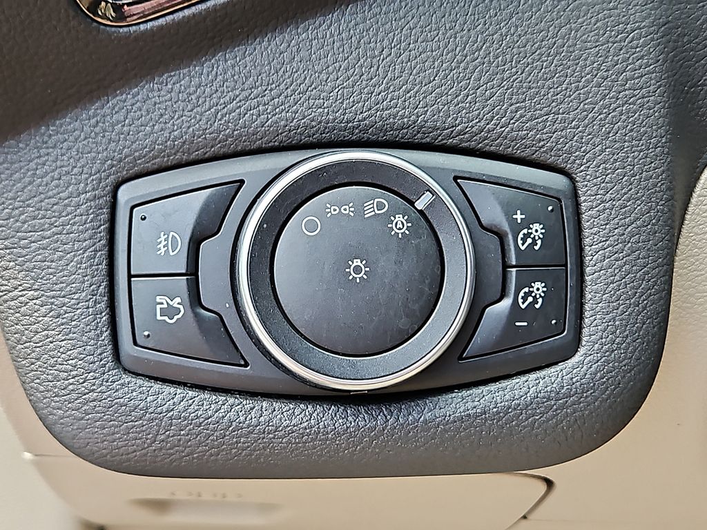 Thumbnail: 2016 Ford Escape - 30
