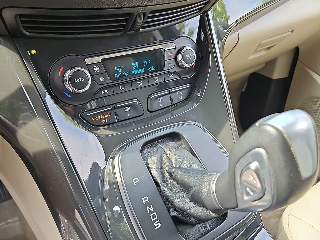 Thumbnail: 2016 Ford Escape - 24