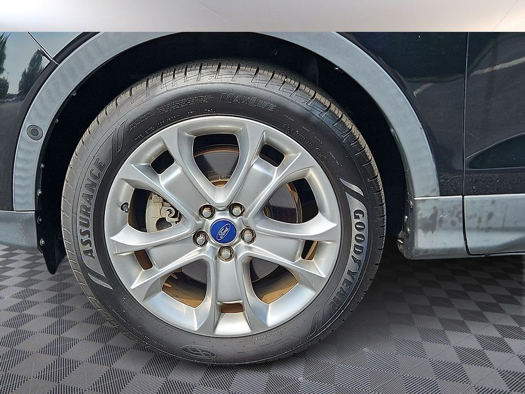 Thumbnail: 2016 Ford Escape - 8